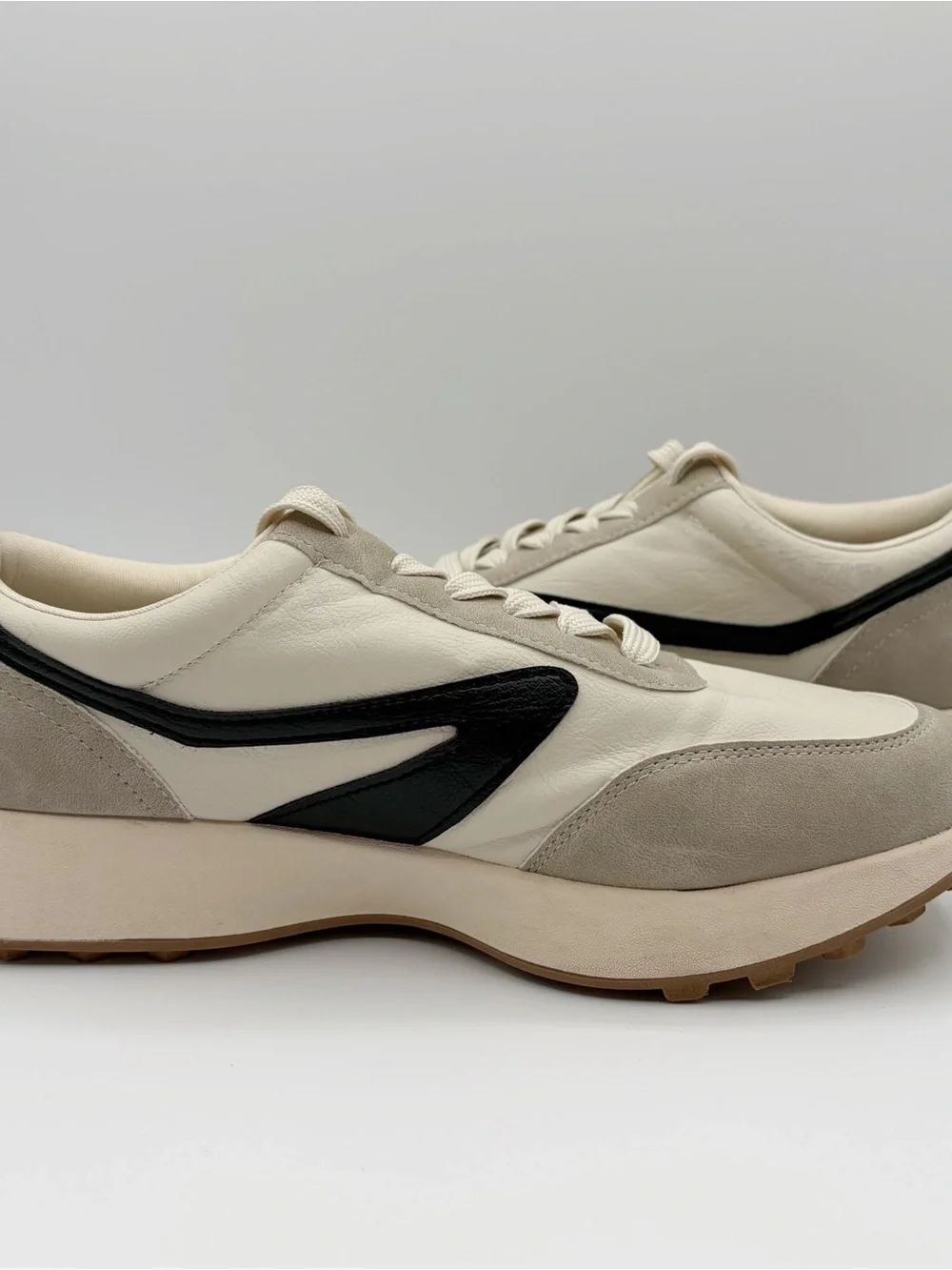 Dolce Vita Braiden Sneakers Size 8.5 Cream Gray Navy Blue Comfort Lace Up Shoes